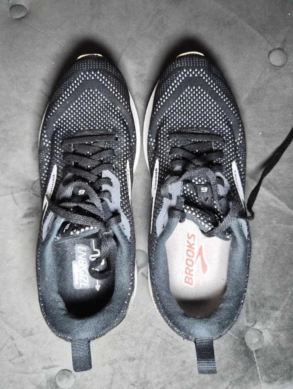 Brooks Revel Running Shoes 8.5 Medium B - Black with White Accents - Picture 8 of 9